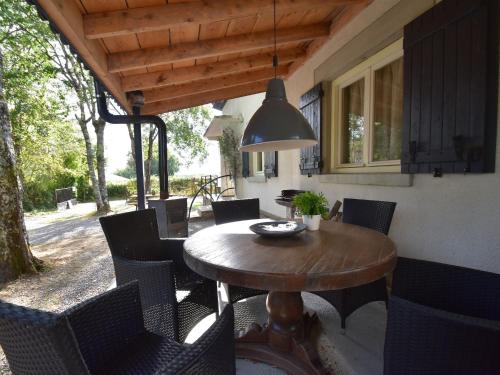 Modern holiday home in the heart of France for up to 10 people : Maisons de vacances proche de Moulins-Engilbert