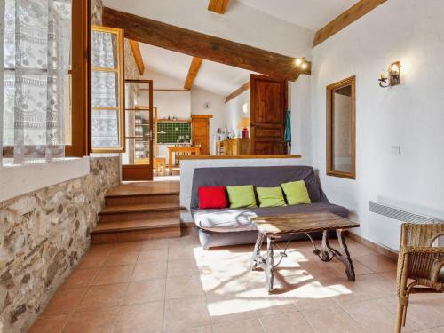 Welcoming Holiday Home in Tautavel with Balcony : Maisons de vacances proche de Planèzes
