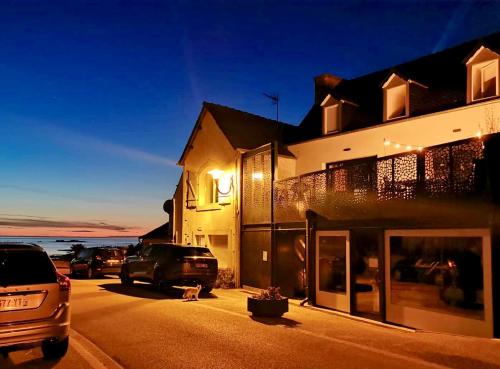 Maison de 3 chambres a Locquirec a 50 m de la plage avec vue sur la mer terrasse amenagee et wifi : Maisons de vacances proche de Locquirec