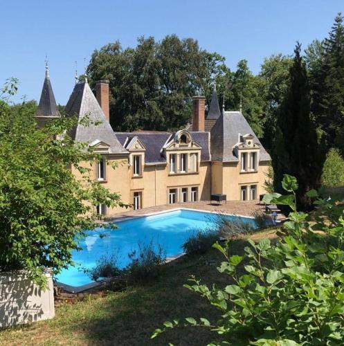 Chateau de Bonnevaux : B&B / Chambres d'hotes proche d'Arzay