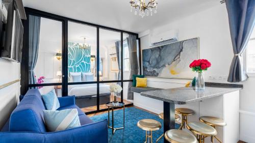 Luxury 2 Bedroom - Louvre & Champs Elysees : Appartements proche du 7e Arrondissement de Paris