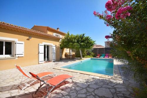 Villa de 3 chambres avec piscine privee jardin clos et wifi a Saint Didier : Villas proche de La Roque-sur-Pernes