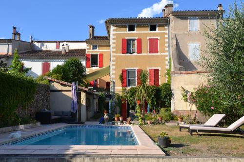 St Jean du Gard : Spacious Apartment with Use of Pool : Appartements proche de Saint-Martin-de-Lansuscle