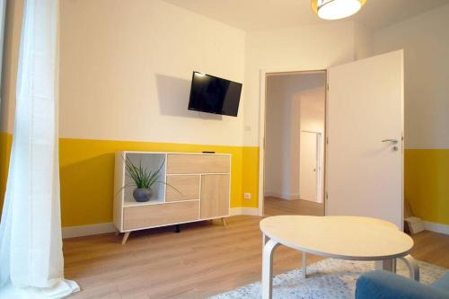 B&B jaune, Appartement indépendant, parking, wifi près de Strasbourg : Appartements proche d'Ittenheim