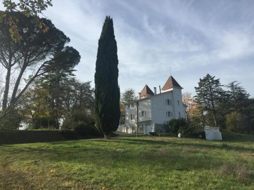 Maison de Campagne Les Peyries : Villas proche de Verteuil-d'Agenais
