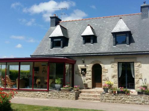 Modern house in Brittany near the Pink Granite Coast : Maisons de vacances proche de Brélidy