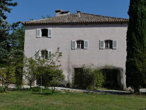 Le charme d'une vieille bastide provençale : B&B / Chambres d'hotes proche de Solliès-Toucas