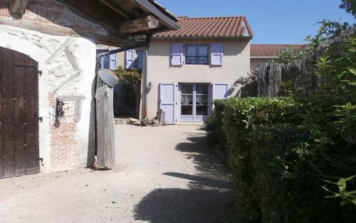 GITE DU ROY D'AMONT (Plaine de l'Ain) : Maisons d'hotes proche de Saint-Vulbas