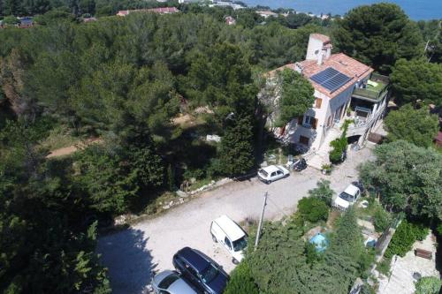 T3 avec grande terrasse et jardin sur les hauteurs de Martigues : Appartements proche de Port-de-Bouc