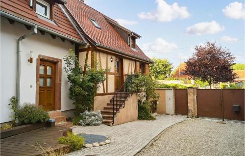 Amazing home in Odratzheim with 2 Bedrooms and WiFi : Maisons de vacances proche de Traenheim