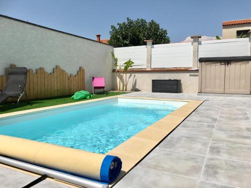 Gîte de Leni - Maison avec piscine : Maisons de vacances proche de Saint-Laurent-de-la-Salanque