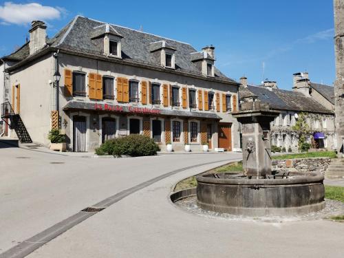 La Ruche Cantalienne : Maisons d'hotes proche de Saint-Étienne-de-Chomeil