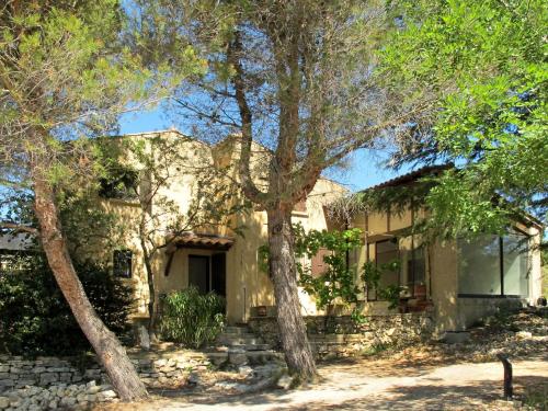Holiday Home Les Garrigues d'Ozilhan - SHZ100 by Interhome : Maisons de vacances proche de Castillon-du-Gard