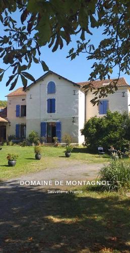 Domaine de Montagnol : B&B / Chambres d'hotes proche de Lascazères