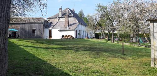 La Demeure Avesnoise : B&B / Chambres d'hotes proche de Chigny