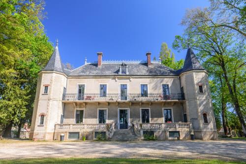 Château de la villeneuve : Maisons d'hotes proche de Marnay