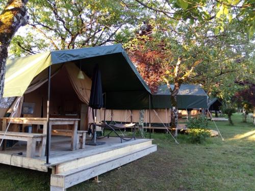 Camping Les 3 Cantons - Glamping tente - Tentensuite : Tentes de luxe proche de Lacapelle-Livron