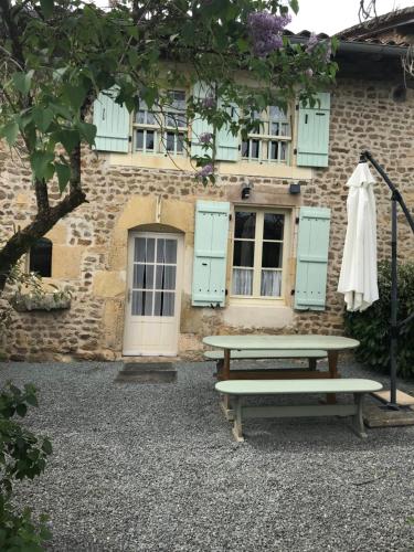 Gite Regal : Maisons de vacances proche de Lussac
