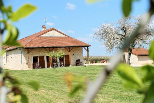 La maison du Vigneron : Maisons de vacances proche de Blanot