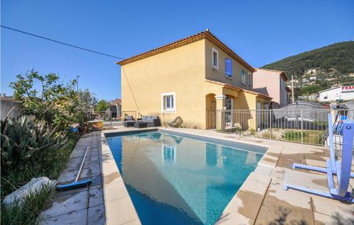 Beautiful home in La Farlede with 2 Bedrooms, WiFi and Outdoor swimming pool : Maisons de vacances proche de Solliès-Toucas