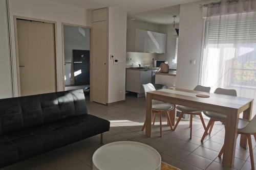 Appartement T2 accessible PMR avec terrasse et garage : Appartements proche d'Onet-le-Château