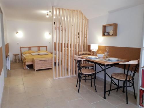 Appartement 35m2 cosy au pied du Vercors -terrasse, parking gratuit- : Appartements proche de Rochefort-Samson