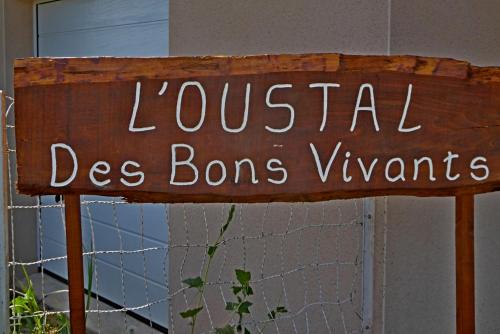 L'Oustal des Bons Vivants : Maisons d'hotes proche de Saint-Félix-de-Lunel