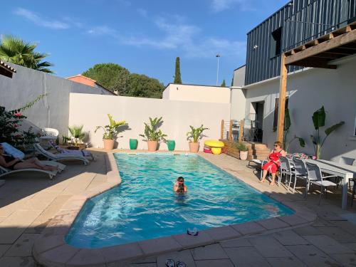 Duplex indépendant avec accès piscine : Appartements proche de Le Crès