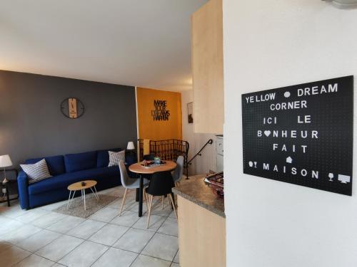 Yellow Dream Corner Gex : Appartements proche de Mijoux