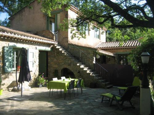 La Petite Bambouseraie : Maisons d'hotes proche de Saint-Nazaire-des-Gardies
