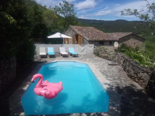 Maison de charme 3 étoiles dans les Cévennes avec terrasse et piscine privée : Maisons de vacances proche de Montoulieu