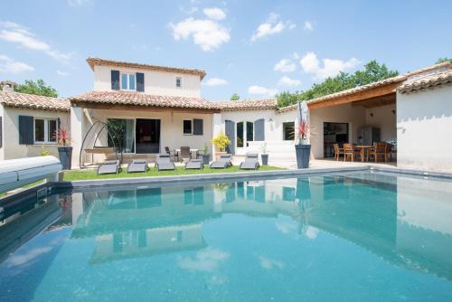 Villa Clème : Maisons de vacances proche de Grillon