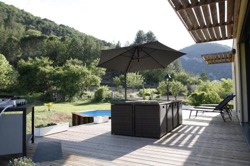Villa en Campagne Provençale avec piscine : Maisons de vacances proche de Cornillon-sur-l'Oule
