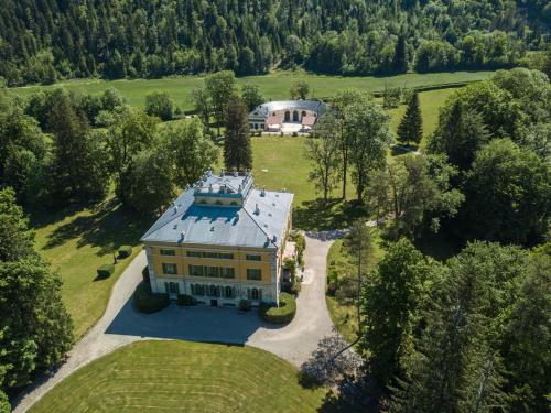 La Villa Palladienne - Château de Syam : Maisons d'hotes proche de Chevrotaine