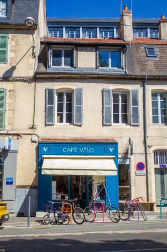 Cafe Velo Nevers : Appartements proche de Gimouille
