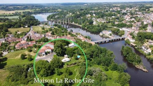 Maison La Roche Gite : Maisons de vacances proche de Mouterre-sur-Blourde