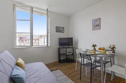 Nice flat with view on the Nive river in Bayonne - Welkeys : Appartements proche de Saint-Pierre-d'Irube