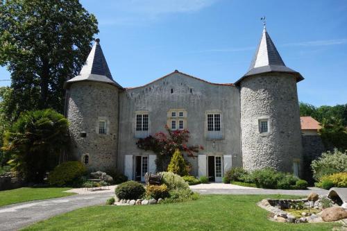 Château de Vidaussan : B&B / Chambres d'hotes proche d'Anères
