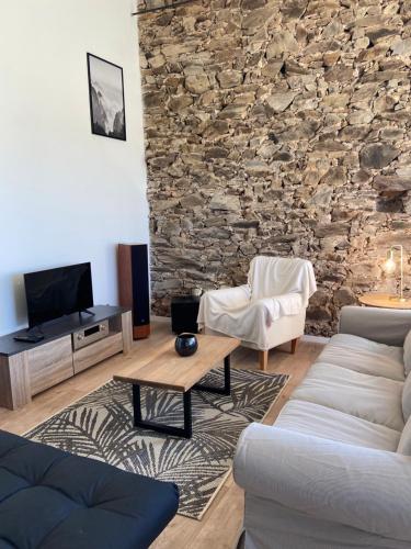 « La Crécerelle » spacieux gîte contemporain entre Tarn et Aveyron : Maisons de vacances proche de Monestiés