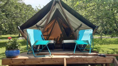 LODGE EXTERIEUR 2 PERSONNES (possibilité toile de tente en plus pour efants avec futon) : Tentes de luxe proche de Vironvay