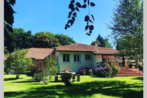Villa de charme parc fleuri, arboré et piscine à BIARRITZ : Villas proche d'Arcangues