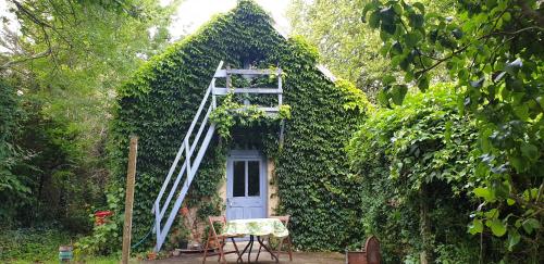 Maison Fleurie : Maisons de vacances proche de Saint-Léger-Magnazeix