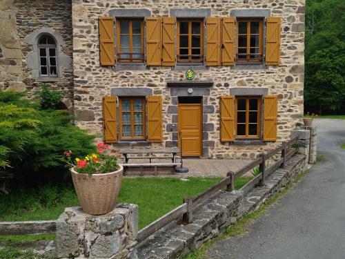 Gîte Saint-Didier-sur-Doulon, 5 pièces, 8 personnes - FR-1-582-222 : Maisons de vacances proche de Salzuit