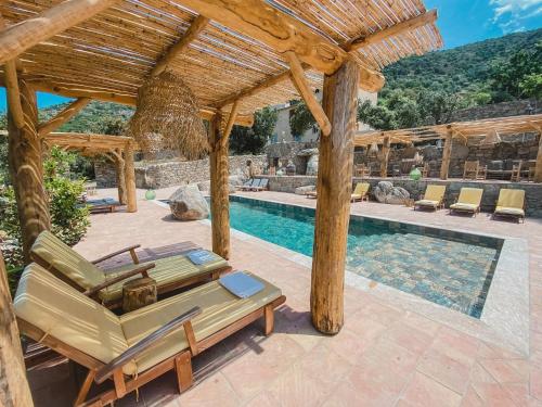 Résidence de Luxe 4 étoiles à Pietralba, 4 logements piscine chauffée BALAGNE : Appartements proche de Pietralba