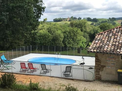 Maison de 4 chambres avec piscine privee jardin clos et wifi a Puygaillard de Quercy : Maisons de vacances proche de Montricoux