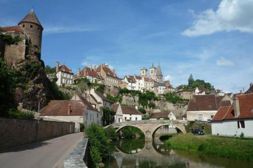 Burgondy Medieval city Studio 3*** : Appartements proche de Villars-et-Villenotte