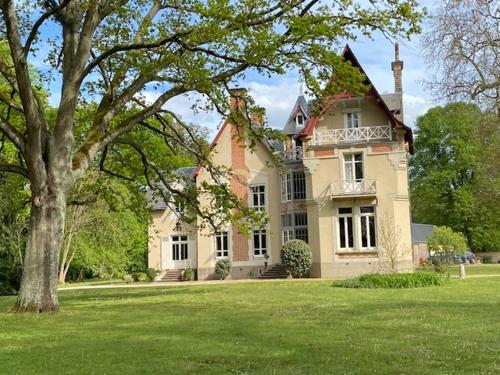Château de la Coudraie : Villas proche de Ruaudin