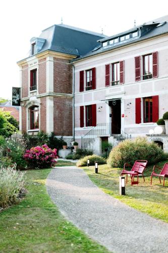 Hotel Restaurant La Musardiere : Hotels proche de La Villeneuve-en-Chevrie