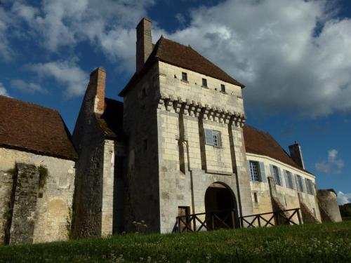 Chateau-monastère de La Corroirie : Maisons de vacances proche de Genillé