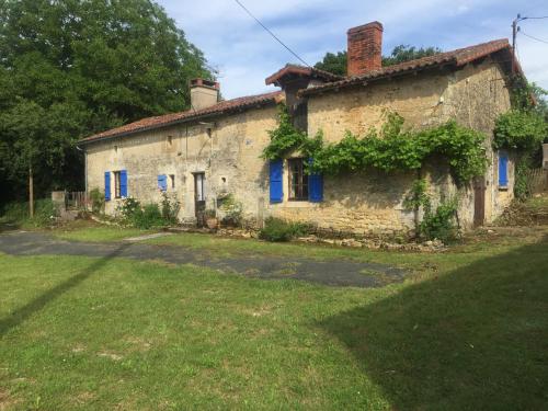 Beautiful cottage with private pool in France : Maisons de vacances proche de Pleuville